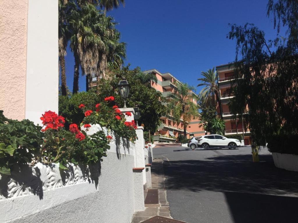 Petit Avec Classe Sanremo Exterior foto