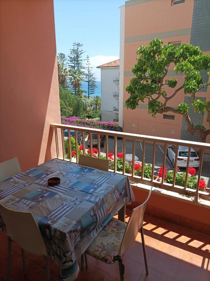 Petit Avec Classe Sanremo Exterior foto